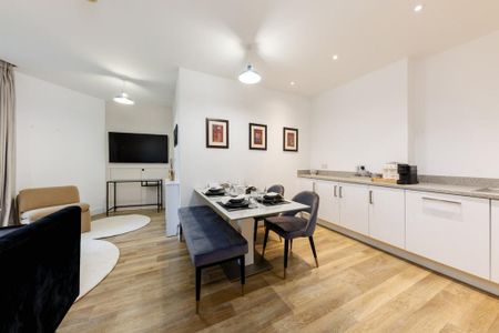 3 bedroom flat to rent - Photo 2