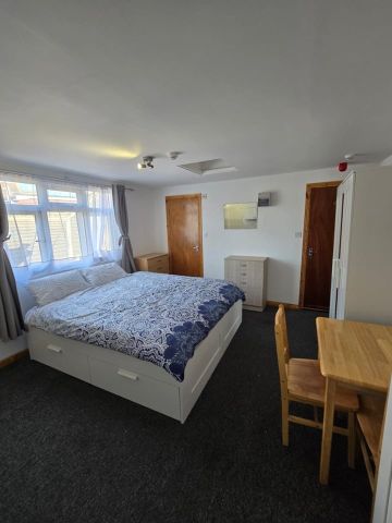 Studio Flat, Green Lanes, N13 - Photo 3