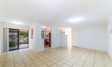 2/16 Madang Crescent, Runaway Bay QLD 4216 - Apartment For Rent | Domain - Photo 2