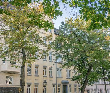 Tolle Altbauwohnung mit Balkon - Photo 1