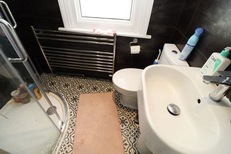 Room in a Shared House, Melrose Avenue, NW2 - Photo 5