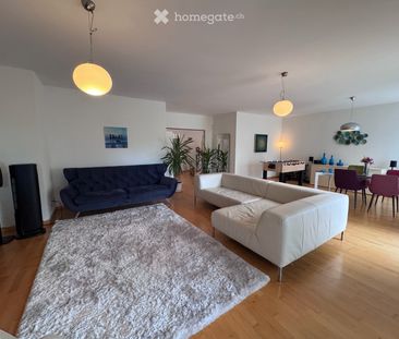 Spacious 6.5-Room Ground Floor Apartment with Private Garden and Te... - Photo 1