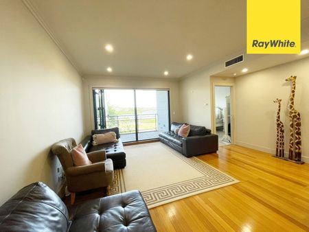 Waterview 3bed + Study - Photo 3