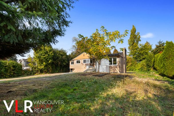 House in West Vancouver, BC - Photo 1
