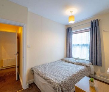 4 bedroom house of multiple occupation to rent - Photo 4