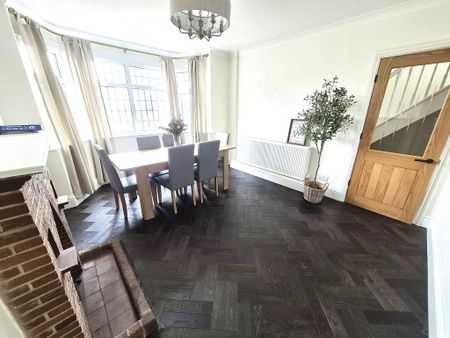 3 bedroom semi-detached house to rent - Photo 3