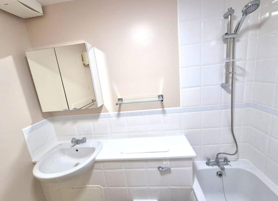 2 Bed Flat, Gean Court, N11 - Photo 1