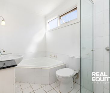 13 Quota Avenue, Chipping Norton NSW 2170 - House For Rent | Domain - Photo 2