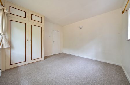 3 bedroom detached bungalow to rent - Photo 2