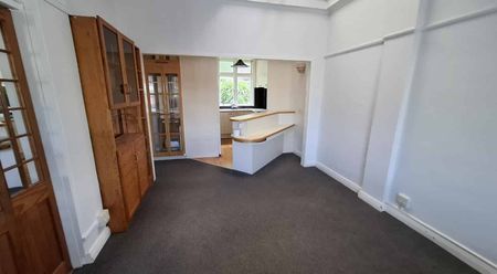 Beautifully Positioned Flat – Freshly Repainted Throughout! - Photo 3