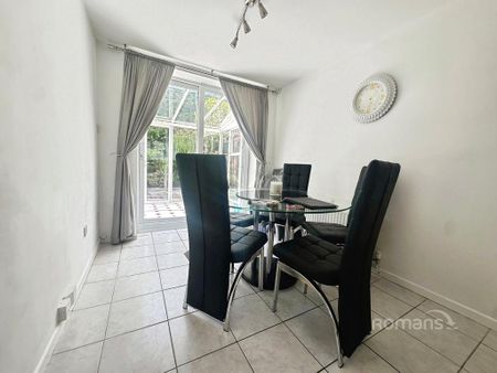 1 bedroom in a house share to rent - Photo 4