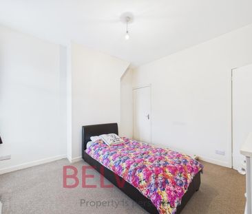 2 bedroom semi-detached house to rent - Photo 5