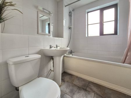 Lawrence Moorings, CM21, Sawbridgeworth - Photo 4