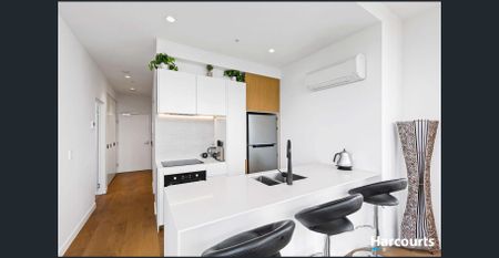 Fully Furnished Luxurious Living - Photo 4