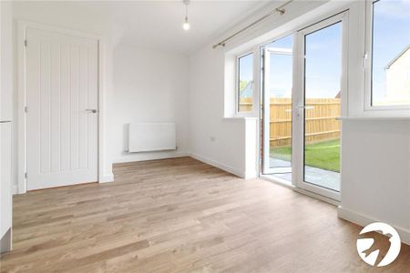 3 bedroom end of terrace house to rent - Photo 5