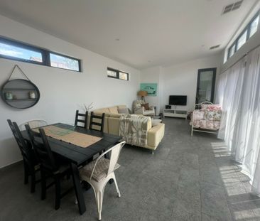 Fully Furnished Home in East Geelong! - Photo 6