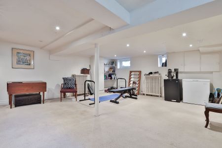 For Lease - 214 Dinnick Crescent, Toronto, Ontario - Photo 2