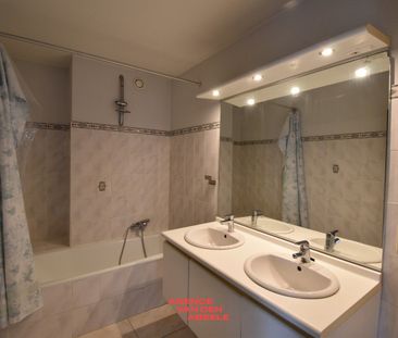 Zeer lichtrijk appartement met 2 slaapkamers en terras - Foto 4