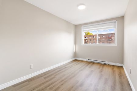 5055 Boul. des Sources, #300 - Photo 5