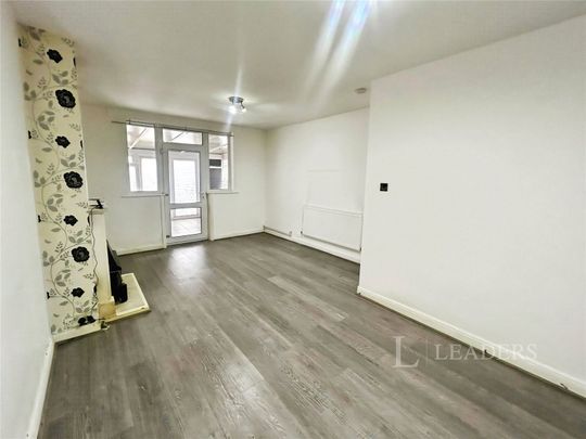 3 bedroom bungalow to rent Roman Road, Luton, Bedfordshire, LU4 - Photo 1