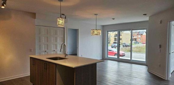 2 CH - 1 SDB - Laval - $1,950 /mo - Photo 2