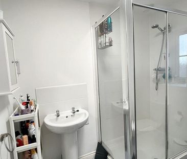 4 bedroom semi-detached house to rent - Photo 6