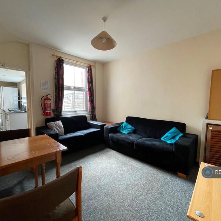 6 bedroom terraced house to rent - Photo 1