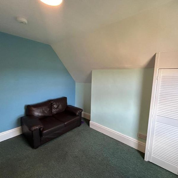 London Road, Guildford, GU1 - Photo 1