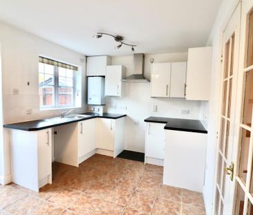 2 bedroom terraced house to rent - Photo 4