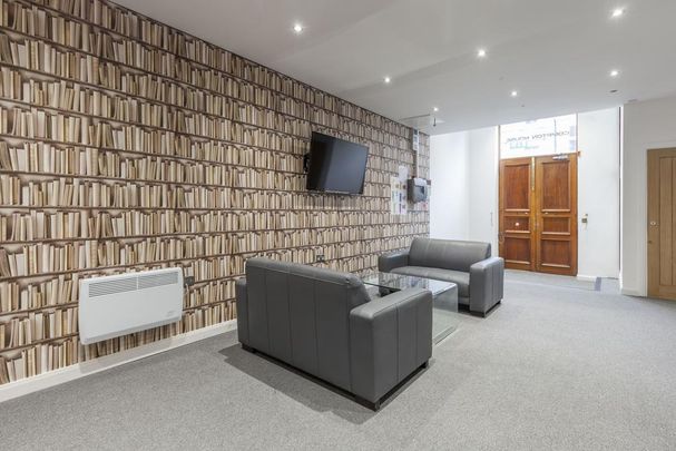 Studio to rent - Photo 1