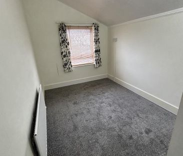 3 bedroom end of terrace house to rent - Photo 5