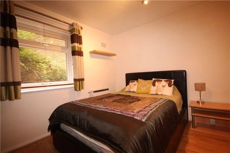 Upper Edgeborough Road, Guildford, Surrey, GU1 2BQ - Photo 4