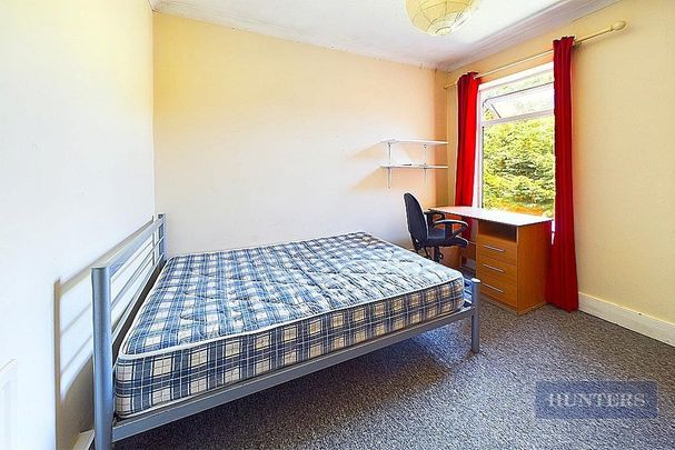 4 bedroom semi-detached house to rent - Photo 1