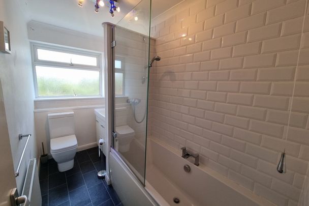 Ash Close, GOSPORT - Photo 1