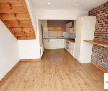 3 Bedroom House - Mid Terrace To Let - Photo 6