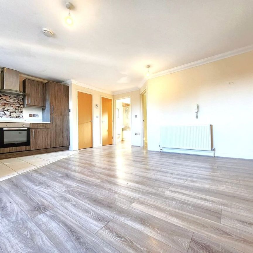 1 Bed Flat, Grove Road, LU1 - Photo 1