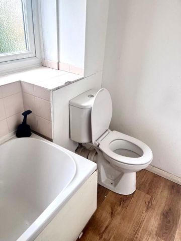 2 bedroom semi-detached house to rent - Photo 5