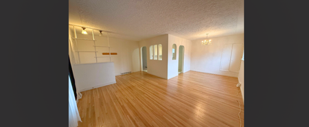 3 Bedroom Main Floor – Great Location! - Photo 3