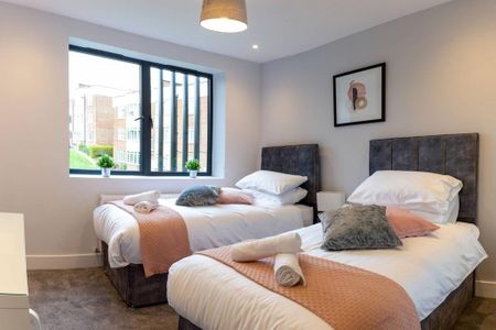 3 bedroom semi-detached house to rent - Photo 5