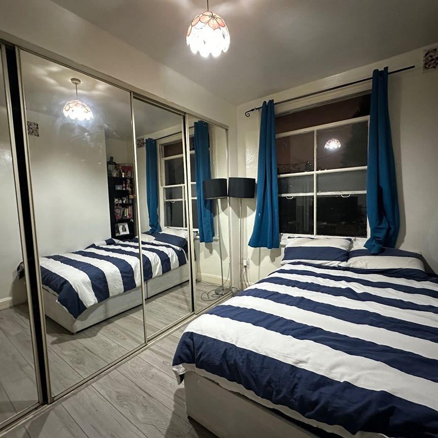 Room in a Shared House, London, SE17 - Photo 1