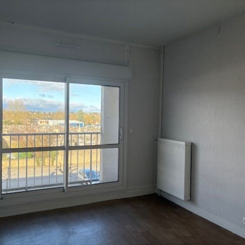 Location Appartement 5 pièces 104 m² La Châtre - Photo 1