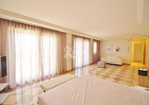 Luxury 2 bedrooms Penthouse Duplex for rent in Nueva Andalucia