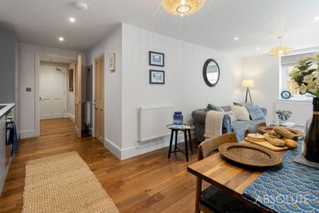 2 bed flat to rent in Watcombe Beach Road, Torquay, TQ1 - Photo 5