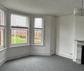 Radnor Park Road, CT19 5AY, Folkestone - Photo 1