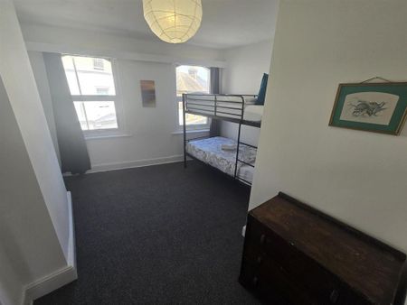 5 bedroom apartment to rent - Photo 4