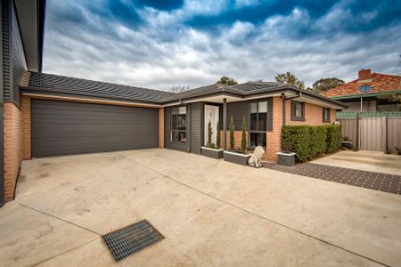 3/102 Uriarra Road, Queanbeyan. - Photo 2