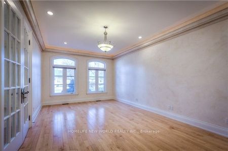 Detached Home For Lease | C8120126 - Photo 5