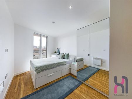 2 bedroom flat to rent - Photo 2