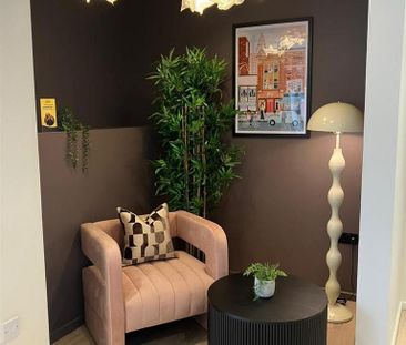 1 bedroom in a flat share to rent - Photo 4