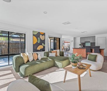 Timeless 4 bedroom Family Living in Leafy Berwick - available now. - Photo 2